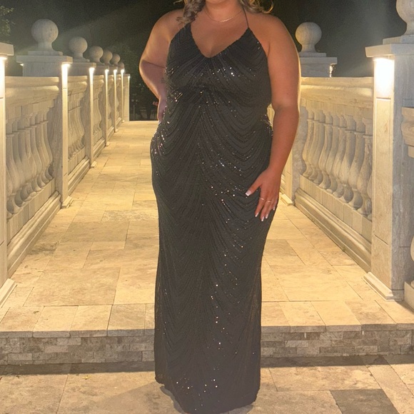 Plus size black tie / prom dress - Picture 1 of 4